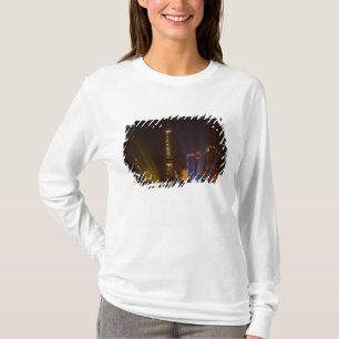 Camiseta O Bund em Xangai.Olhando