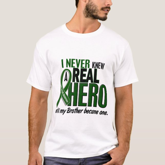 Camiseta O câncer de figado NUNCA CONHECEU um irmão do (Frente)