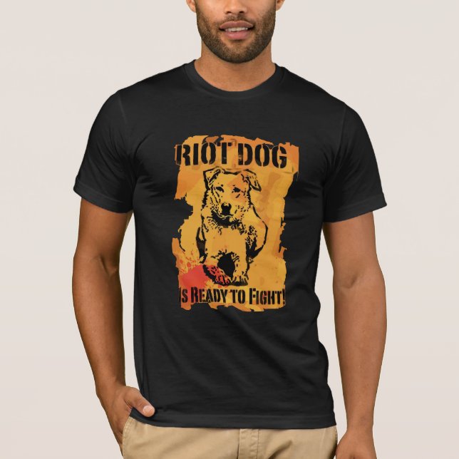 Camiseta o cão do motim está pronto para lutar (Frente)