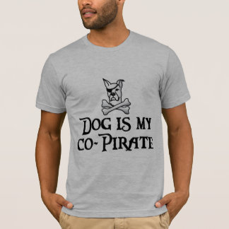 Camiseta O cão é meu T do Co-Pirata
