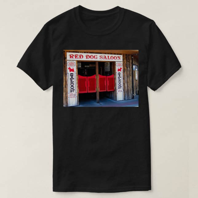 CAMISETA O CÃO VERMELHO SALOON JUNEAU ALASKA  (Frente do Design)