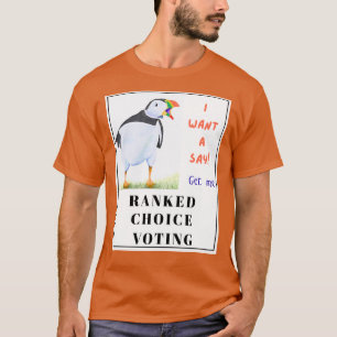Camiseta O cãozinho de bico quer um Dever na votação.