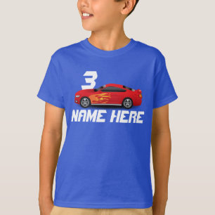 Camiseta O carro de esportes vermelho arde o t-shirt do