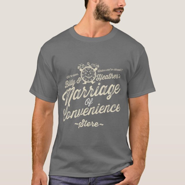 Camiseta O casamento da conveniência/fechado acima e escuta (Frente)