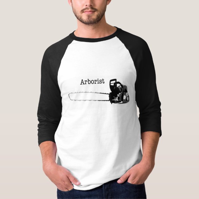 Camiseta O cirurgião arborista Chainsaw. (Frente)