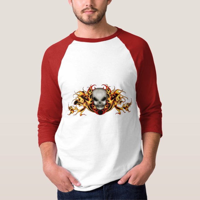 Camiseta O crânio arde o t-shirt (Frente)