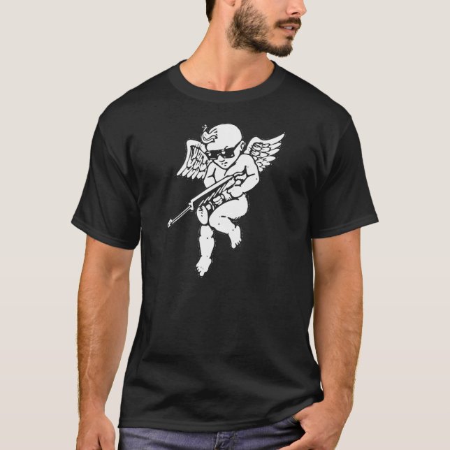 CAMISETA O CUPIDO DISPARARÁ EM VOCÊ COM UMA ARMA DO RIFLE (Frente)