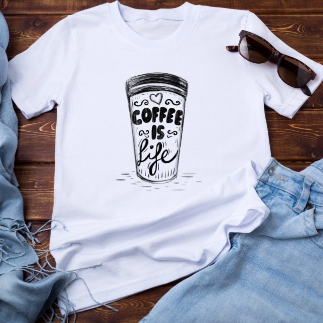 Camiseta O Desenho Divertido que Lança o Café é é a Copa da (Criador carregado)