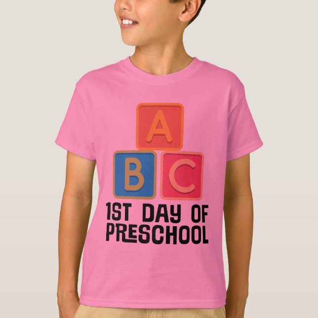 Camiseta ø Dia do pré-escolar um t-shirt de B C (Frente)