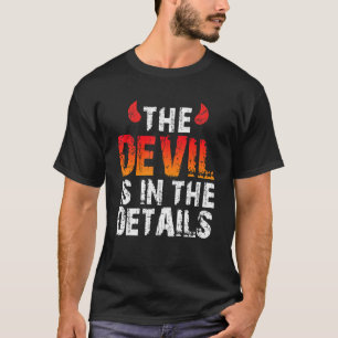 Camiseta O Diabo Está Em Pormenor O Diabo Da Satã
