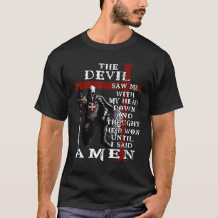 Camiseta O Diabo Me Viu Com Minha Cabeça Para Baixo E Penso