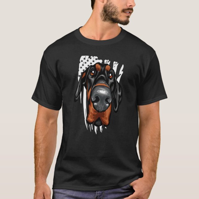 Camiseta O Doberman Pinscher Mash Up Usa Flag And Dog (Frente)