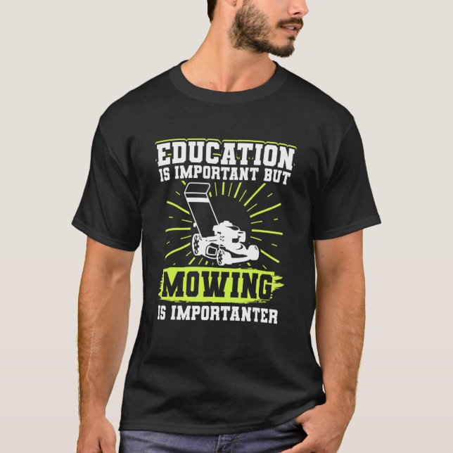 Camiseta O Ensino De Leão É Importante, Mas O Remor É Eu (Frente)