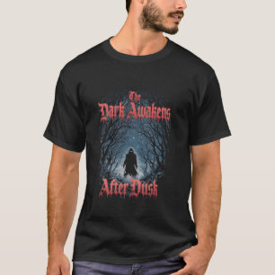 Camiseta O Escuro Desperta Após o Crepúsculo na Floresta As