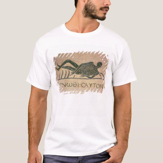 Camiseta O esqueleto de reclinação com o subtítulo 'sabe (Frente)