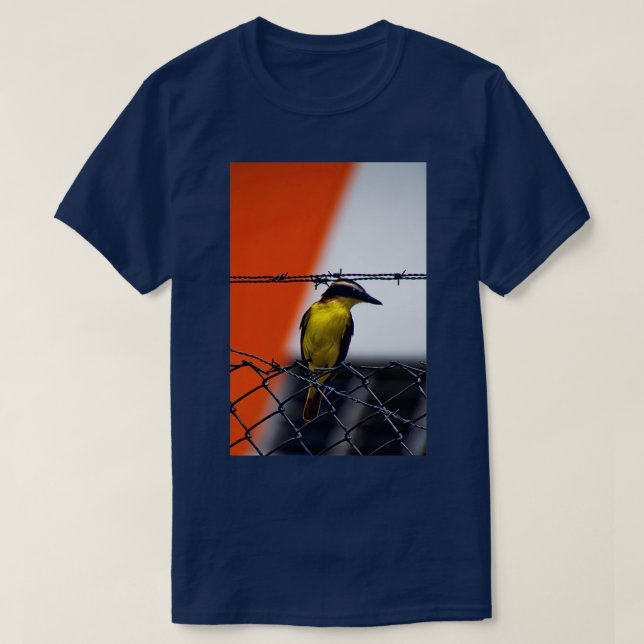 Camiseta O Excelente Kiskadee É Um Pássaro Muito Surpreende (Frente do Design)