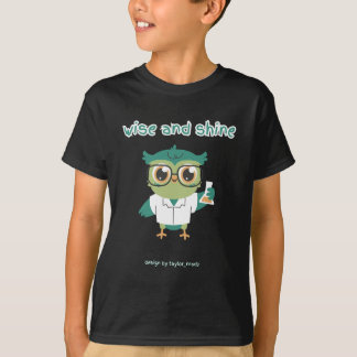 Camiseta O EXPERIMENTO , menino cientista coruja preta