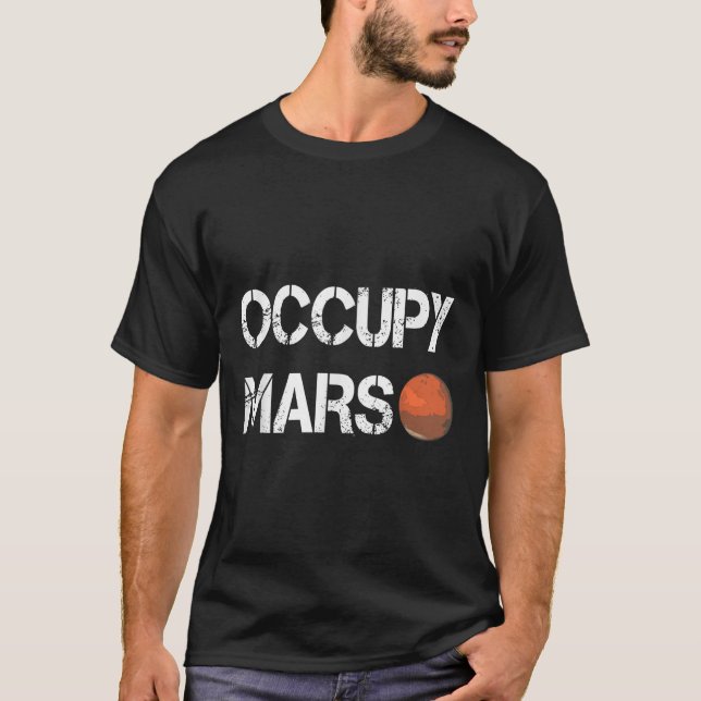 Camiseta O Explorador Ocupa Espaço em Marte (Frente)