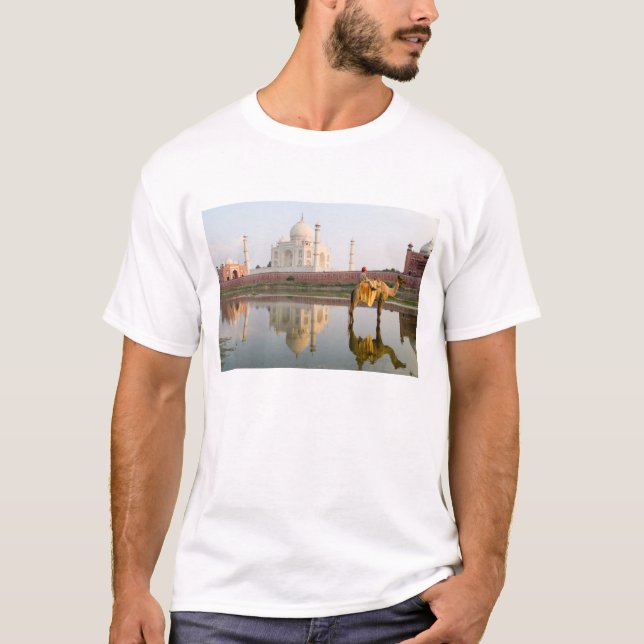Camiseta O famoso local de enterro do templo Taj Mahal no m (Frente)