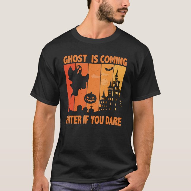 Camiseta O Fantasma Vai Entrar Se Você Ousar O Dia das Brux (Frente)