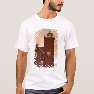 Camiseta O Farol de Two Harbors com vista para a Baía de Ag