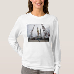 Camiseta O foguete de H-IIB na plataforma de lançamento