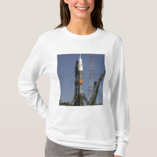 Camiseta O foguete de Soyuz é erigido na posição 2