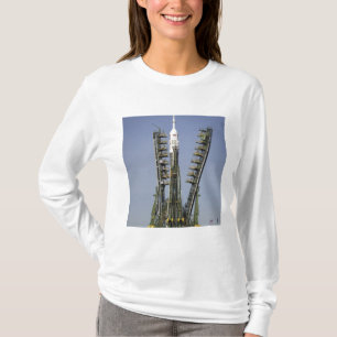 Camiseta O foguete de Soyuz é erigido na posição 4