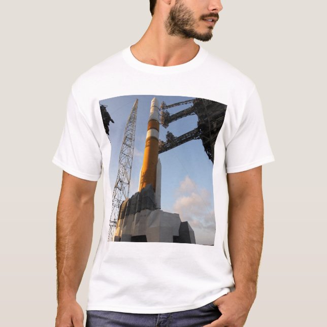 Camiseta O foguete Delta IV (Frente)