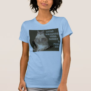 Camiseta O gato da "CAMISA da LEITURA PARADA & ALIMENTA-ME"