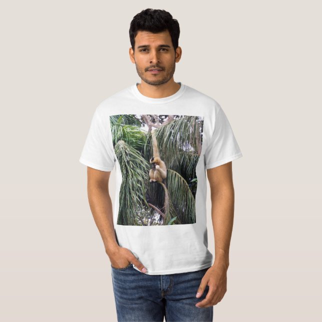 Camiseta O Gibbon Está A Ficar Por Perto. (Frente Completa)