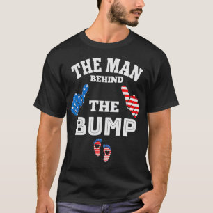 Camiseta O Homem Por Trás Do Bump De Bebê, 4 De Julho