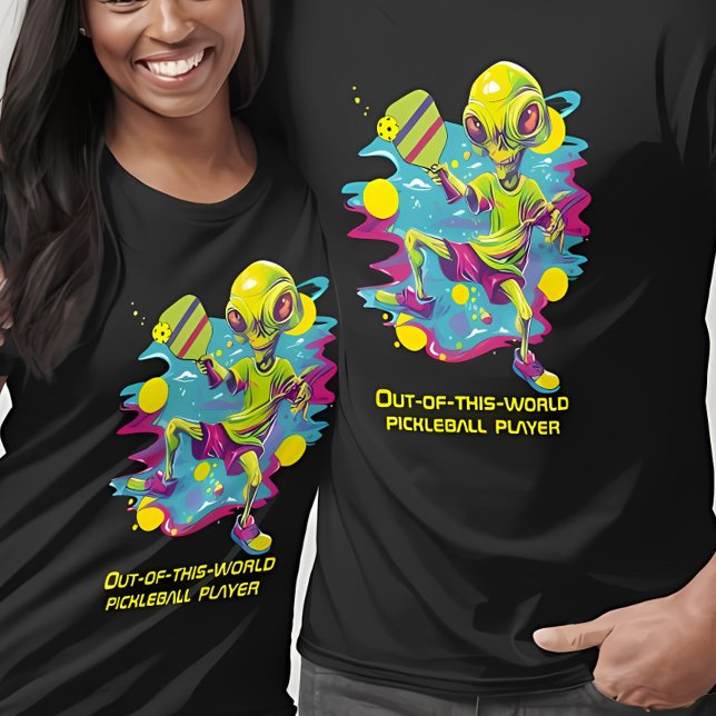 Camiseta O Invasor do Pickleball (This t-shirt is pickleball meets intergalactic domination!)