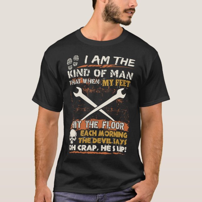 Camiseta O Ironworker que os pés batem o diabo do assoalho (Frente)