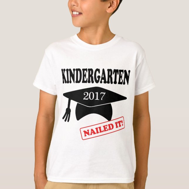 Camiseta O Jardim de Infância 2017 Encerrou (Frente)