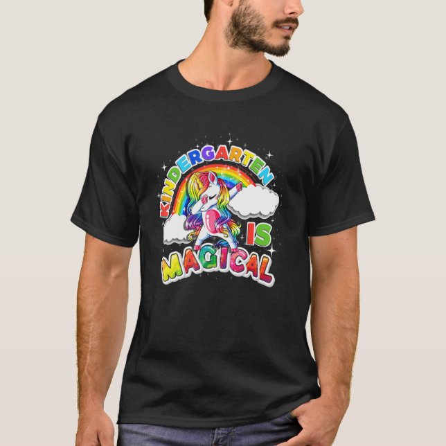 Camiseta O Jardim De Infância É Magnético Dabitando Unicórn (Frente)