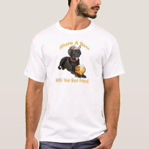 Camiseta O laboratório preto compartilha de uma cerveja