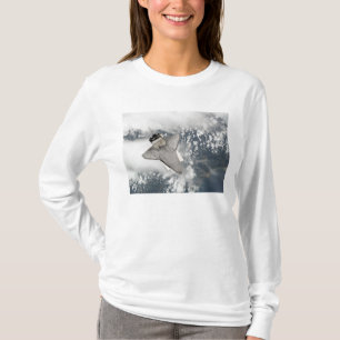 Camiseta O lado de baixo da descoberta do vaivém espacial