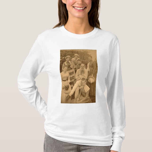 Camiseta O Léon Tolstói autor com sua família (Frente)