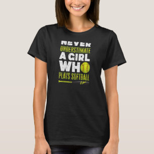 Camiseta O Mais Suave Nunca Subestima Uma Menina Que Faz Ta