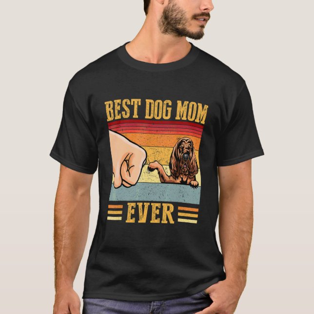 Camiseta O melhor cão da mãe que já nasceu (Frente)