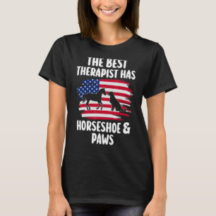Camiseta o melhor terapeuta tem ferradura e patas equestre