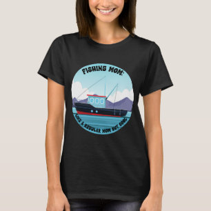 Camiseta O menino e o gato estão navegando em um barco e pe