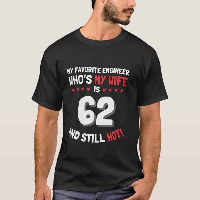 Camiseta O meu Engenheiro favorito que é a minha esposa tem (Frente)