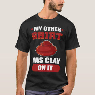 Camiseta O Meu Outro Tem Clay Nele Esculpindo