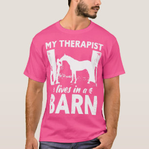 Camiseta O Meu Terapista Vive Em Um Celeiro Engraçado.
