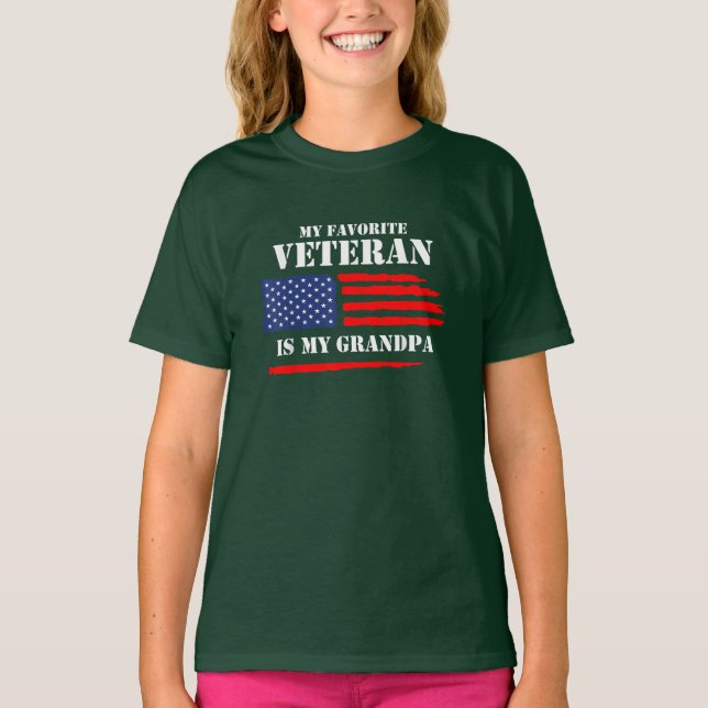 Camiseta O Meu Veterano Favorito É O Meu Vovô Militar (Frente)