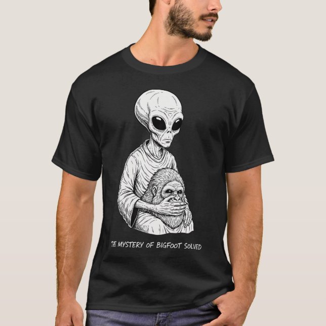 Camiseta O Mistério de Bigfoot Resolvido Alienígena Críptid (Frente)