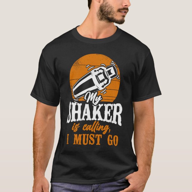 Camiseta O Mistologista Do Barman Que O Meu Shaker Está A L (Frente)