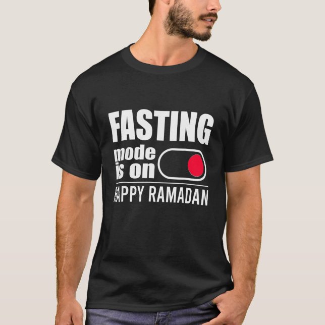 Camiseta O Modo De Jejum Está No Feliz Ramadão 2022 Figurum (Frente)